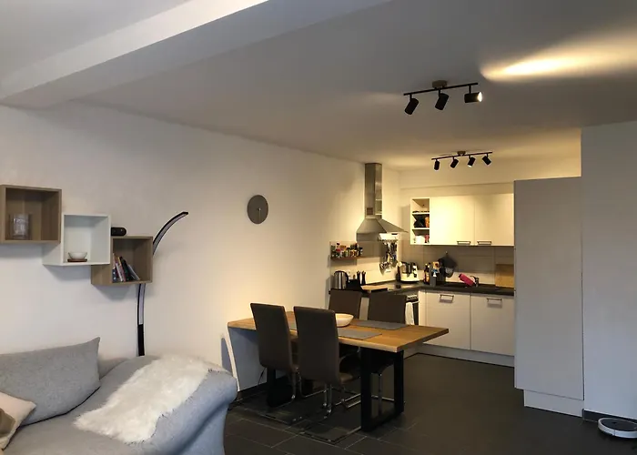 Schickes Mit Moselblick 아파트 *