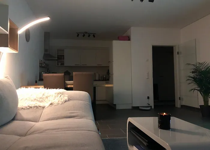 Schickes Mit Moselblick 아파트 트리어